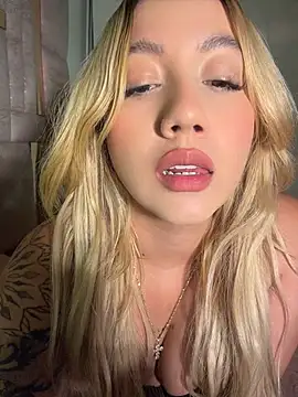 Becca Johnson u online show from April 8, 2026, 2:57 am