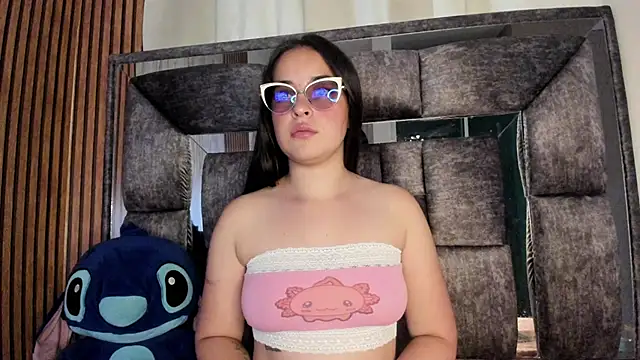 Cherry  Hot online show from September 25, 2025, 10:27 pm