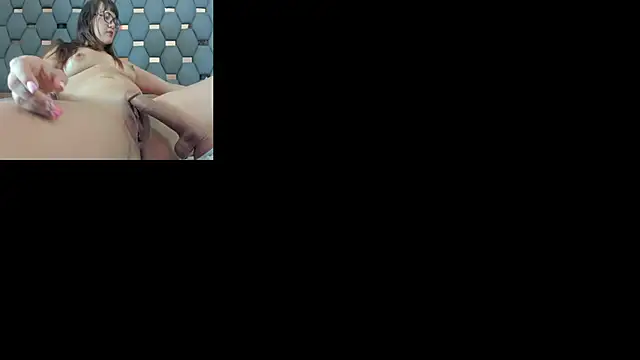 juliette pretty  online show from September 24, 2025, 5:30 pm