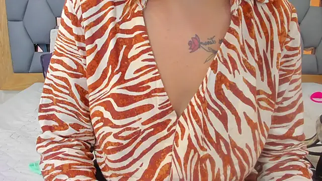 juliette pretty  online show from October 1, 2025, 7:07 pm