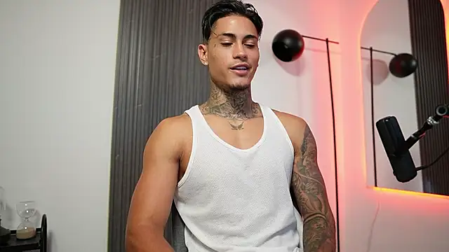 AxelVilla  online show from September 16, 2025, 8:10 pm