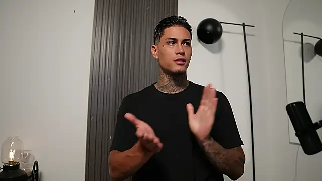 AxelVilla  online show from October 10, 2025, 8:53 pm