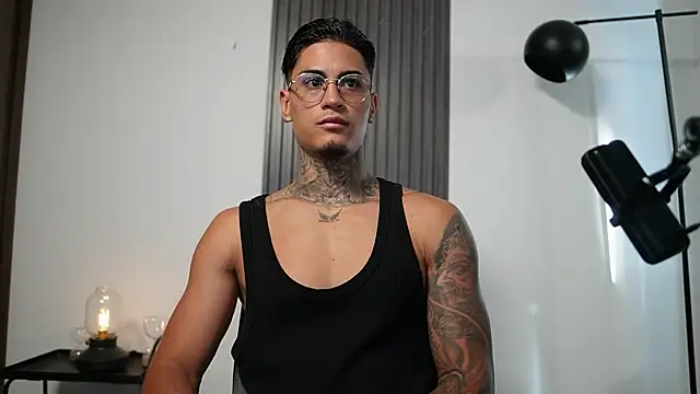 AxelVilla  online show from October 29, 2025, 8:19 pm