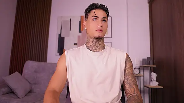 AxelVilla  online show from September 13, 2025, 4:18 pm