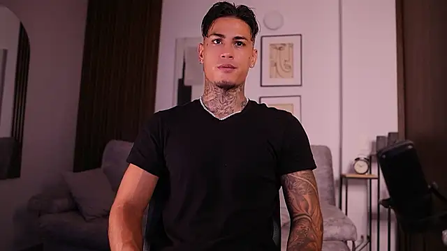 AxelVilla  online show from September 19, 2025, 8:13 pm