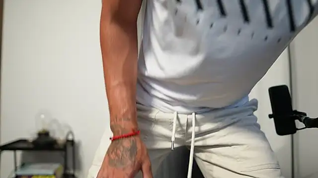 AxelVilla  online show from October 6, 2025, 8:09 pm