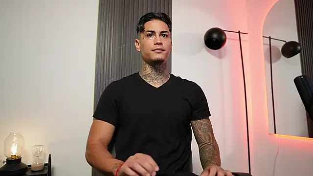 AxelVilla  online show from September 20, 2025, 3:17 pm