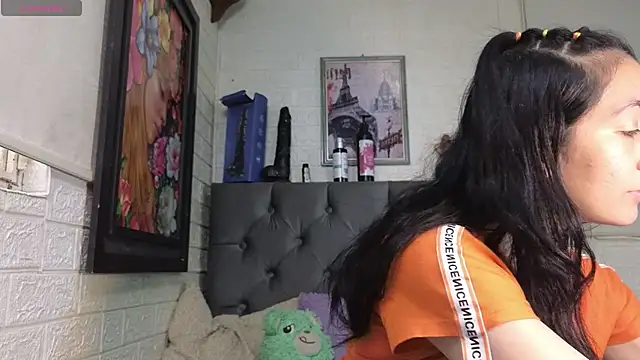 SALOME KORLAND online show from September 16, 2025, 5:47 pm