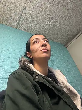 SALOME KORLAND online show from November 6, 2025, 12:20 pm