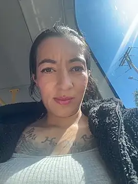 Snapshot of SALOME_KORLAND chatting on December 17, 2025, 6:57 pm SALOME KORLAND online show from December 17, 2025, 6:57 pm