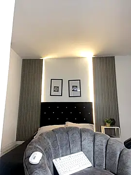 ashlycarteer online show from September 11, 2025, 7:03 pm