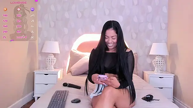 isabella milf  online show from March 18, 2026, 7:04 pm