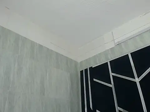 chaniesmith69x online show from September 15, 2025, 4:35 am