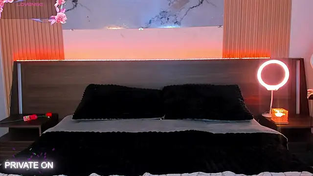 samanthaa moon online show from March 11, 2026, 12:15 am