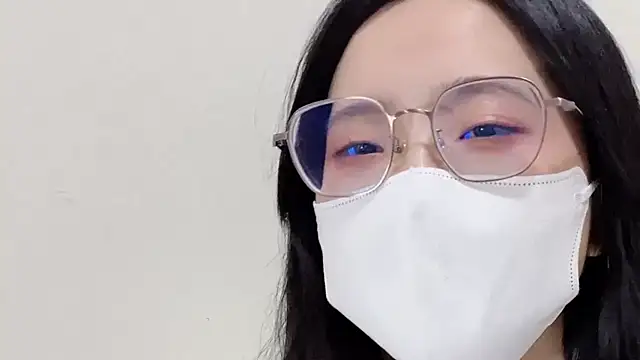 Snapshot of LHeart chatting on October 16, 2025, 1:52 pm LHeart online show from October 16, 2025, 1:52 pm