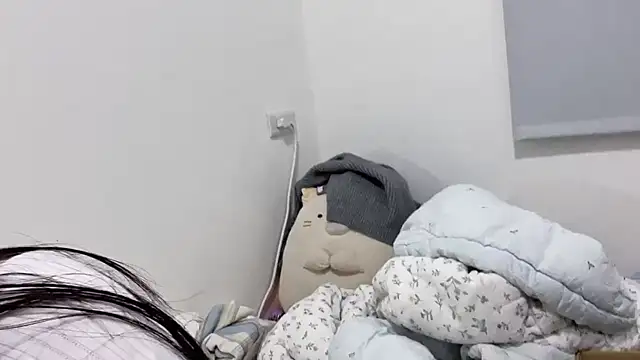 Snapshot of LHeart chatting on October 28, 2025, 2:05 pm LHeart online show from October 28, 2025, 2:05 pm