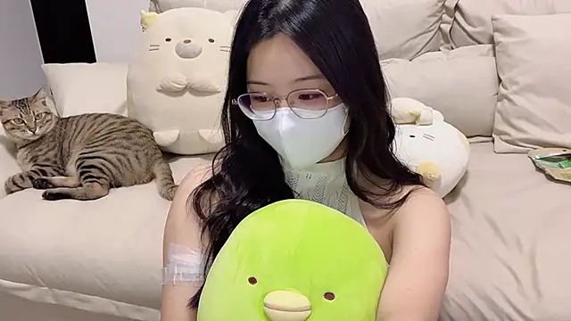 Snapshot of LHeart chatting on October 3, 2025, 4:25 am LHeart online show from October 3, 2025, 4:25 am