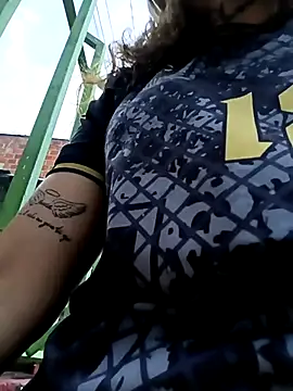 Alis 1327 online show from September 8, 2025, 11:04 pm