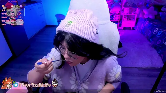 AlyssaRomanova online show from December 18, 2025, 2:27 am