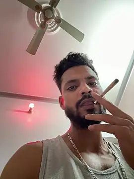 sofiacpl  online show from April 17, 2026, 10:01 pm