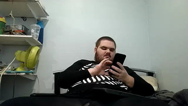 alexthe9t online show from December 3, 2025, 7:02 pm