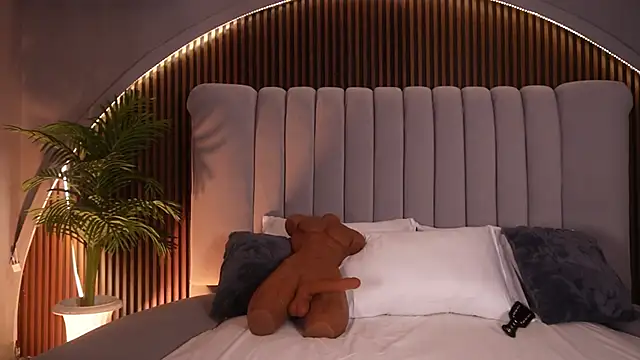 KatlynRous online show from January 31, 2026, 7:45 pm