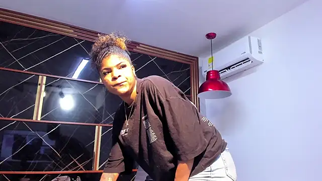 HannyThompson online show from November 21, 2025, 12:15 pm