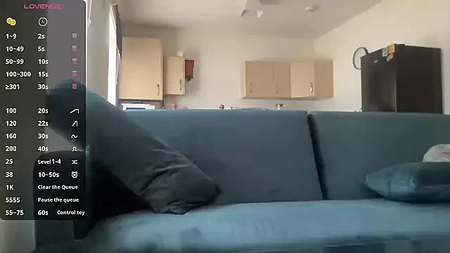 avamaxwell online show from March 19, 2026, 5:02 pm