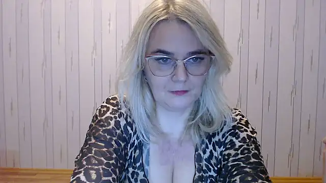 EleanoraDream online show from November 18, 2025, 2:53 pm