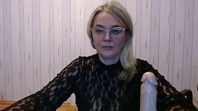 EleanoraDream online show from October 13, 2025, 2:40 pm