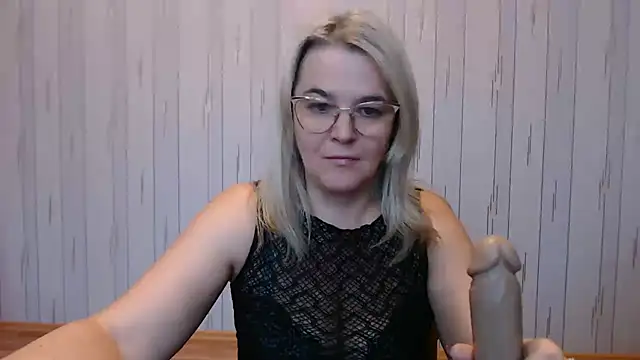 EleanoraDream online show from November 11, 2025, 6:19 am