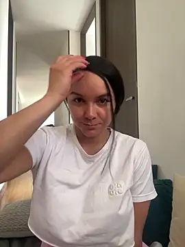 Nova Gabriela online show from November 7, 2025, 3:27 pm