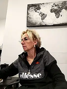 Snapshot of clarabell4 chatting on January 19, 2026, 10:41 am clarabell4 online show from January 19, 2026, 10:41 am