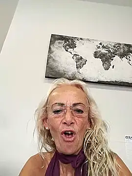 clarabell4 online show from August 5, 2026, 7:35 am
