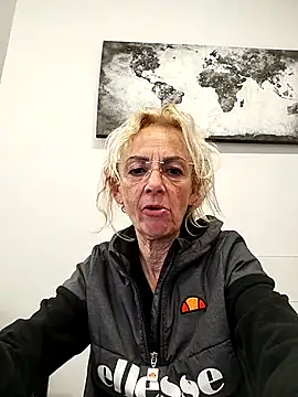 Snapshot of clarabell4 chatting on March 2, 2026, 8:54 am clarabell4 online show from March 2, 2026, 8:54 am