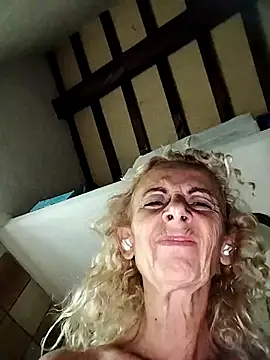 clarabell4 online show from September 9, 2025, 5:50 am