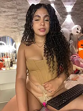 Yassy vazquez online show from October 11, 2025, 7:37 pm