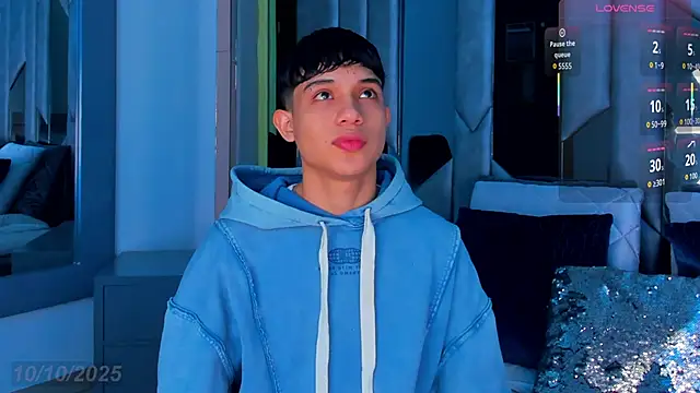 Sebax Young online show from October 10, 2025, 4:35 am