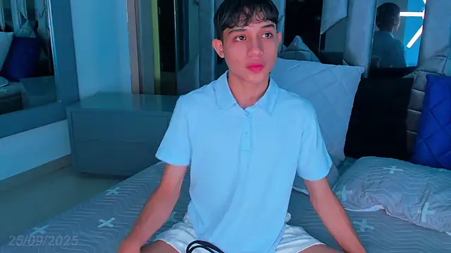 Sebax Young online show from September 25, 2025, 7:53 pm