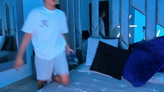 Sebax Young online show from September 28, 2025, 3:52 pm