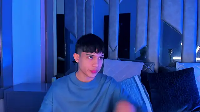 Sebax Young online show from September 8, 2025, 8:41 pm