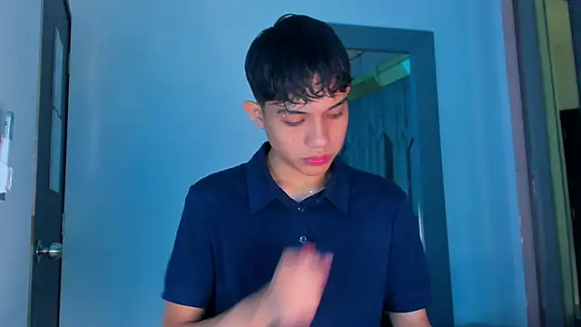 Sebax Young online show from November 28, 2025, 8:42 pm