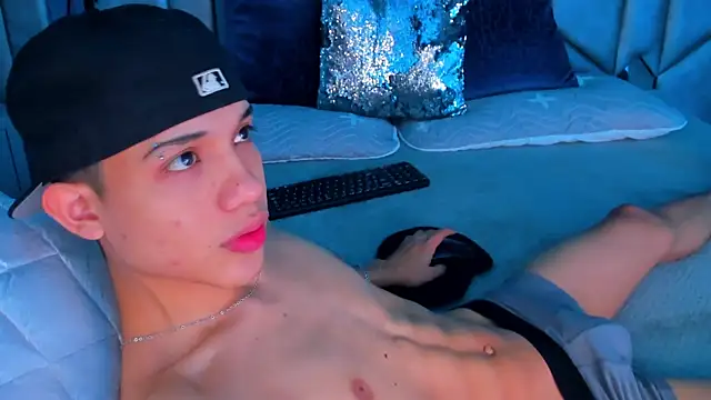 Sebax Young online show from October 18, 2025, 7:49 pm