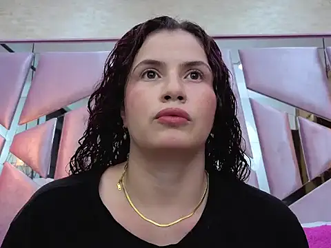 Snapshot of ThaliaCross chatting on February 23, 2026, 8:09 pm ThaliaCross online show from February 23, 2026, 8:09 pm