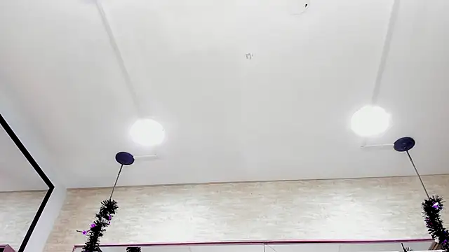 ThaliaCross online show from November 1, 2025, 7:52 pm