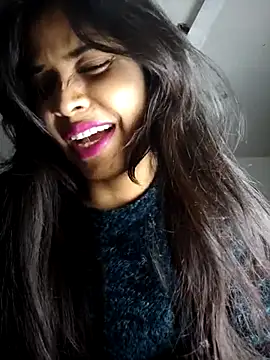 cute radhikaa online show from February 7, 2026, 3:14 am