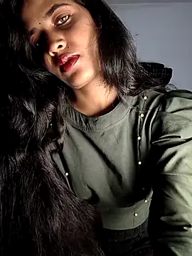 cute radhikaa online show from September 15, 2025, 7:03 pm