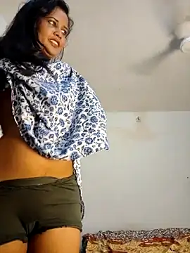Snapshot of cute_radhikaa chatting on April 5, 2026, 9:16 am cute radhikaa online show from April 5, 2026, 9:16 am