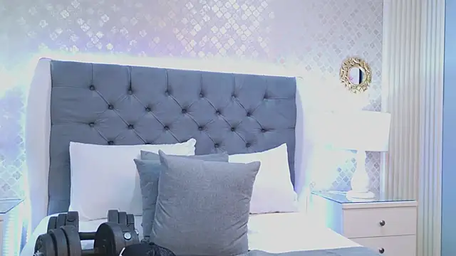 Snapshot of ZoeKrug chatting on January 18, 2026, 3:26 pm ZoeKrug online show from January 18, 2026, 3:26 pm