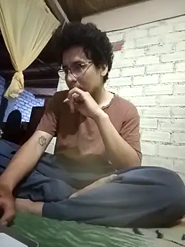 LecheDeSoya666 online show from December 17, 2025, 4:50 am